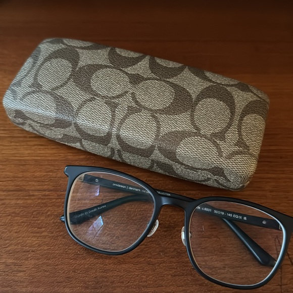 Coach glasses/sunglasses case - Picture 1 of 17